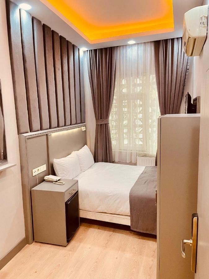 Crowned Plus Hotel イスタンブール エクステリア 写真
